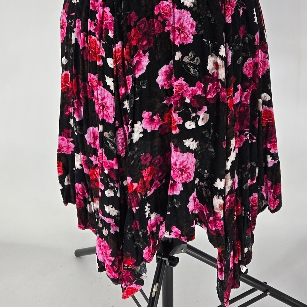 616-19 Torrid Black Red Pink floral Handkerchief flutter Midi dress Size 1 14/16 - Picture 2 of 7